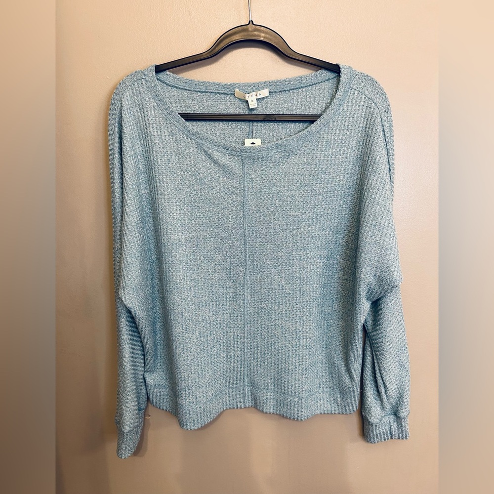 NWT Cyrus seafoam colored waffled design slouchy top size M